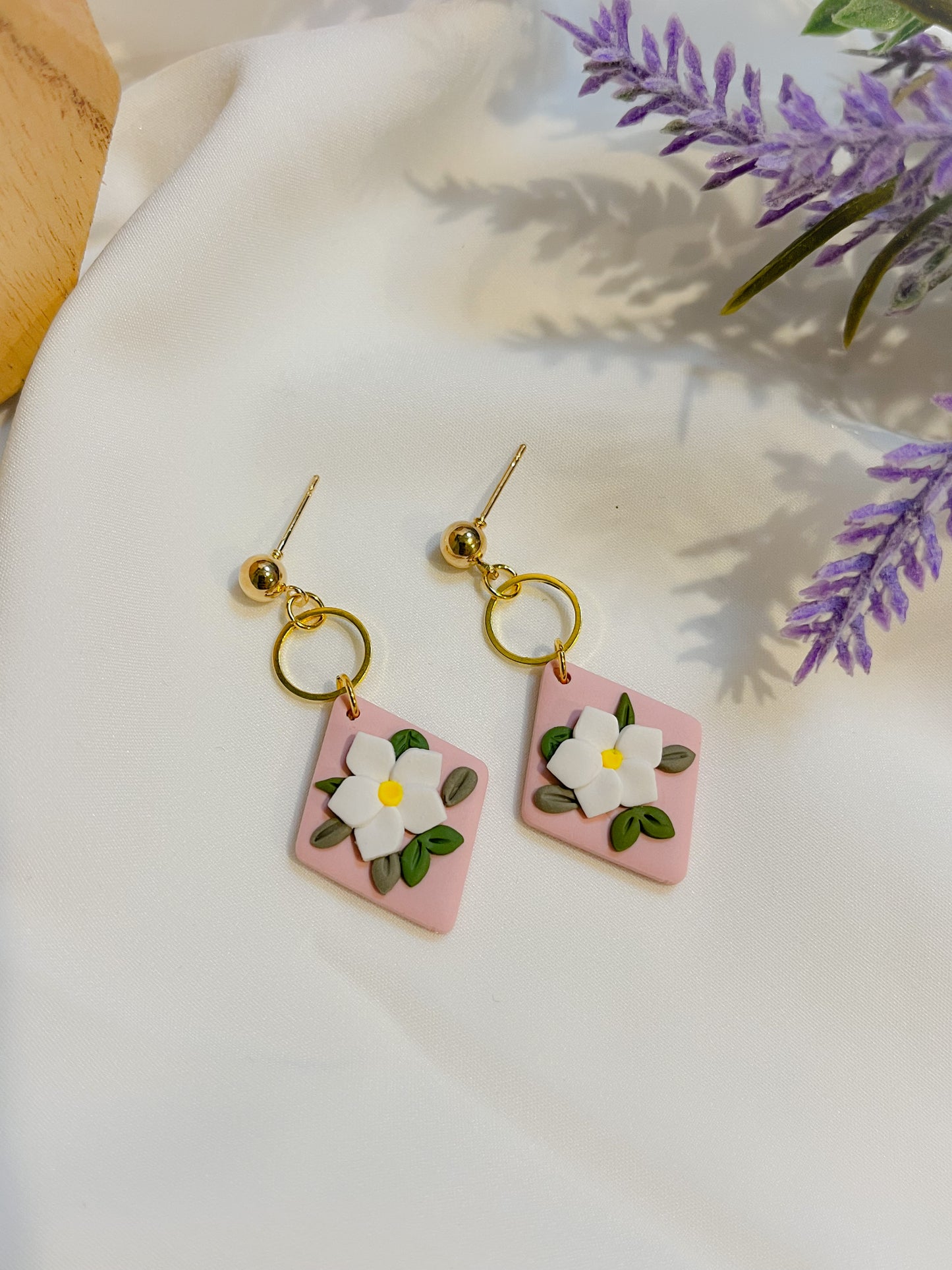 Floral Diamond shaped Earrings